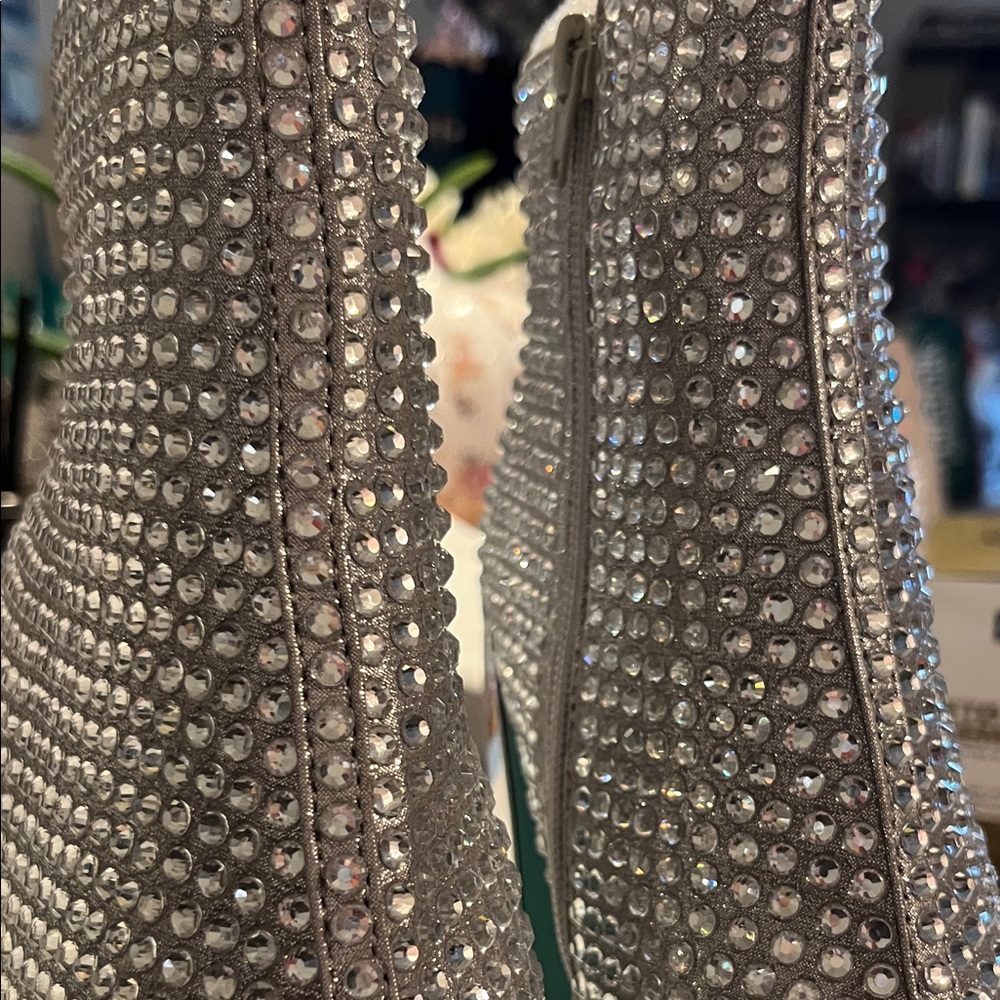 New Betsey Johnson Glittering Silver Ankle Boots Colby size 8 - Picture 11 of 16